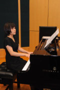 音樂奬學金得主張緯晴女士鋼琴演奏照片